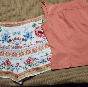 2pc summer set. Top is light orange with elastic floral shorts sz xl